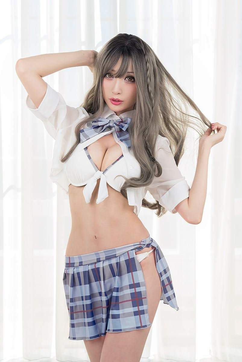 领巾的设计就不会局限于传统意义上的水手服样式